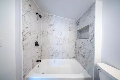 Bath - 424 N 3rd St, Thayer, MO 65791 photo 1 of 5