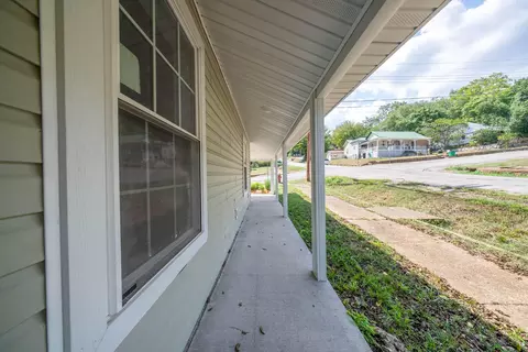 Exterior - 424 N 3rd St, Thayer, MO 65791 photo 4 of 8