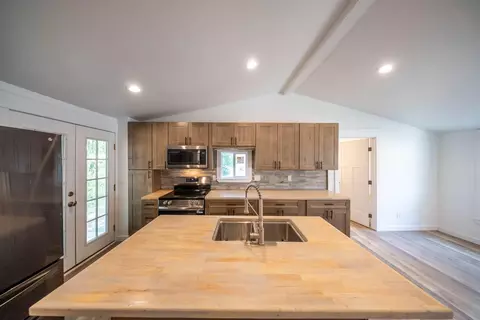 Kitchen - 424 N 3rd St, Thayer, MO 65791 photo 1 of 3