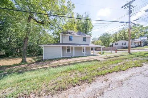 Exterior - 424 N 3rd St, Thayer, MO 65791 photo 5 of 8