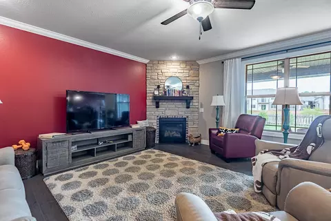 Living - 614 N Eagle Park Dr, Nixa, MO 65714 photo 3 of 3