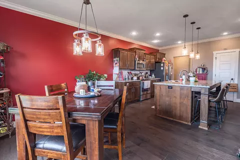 Dining - 614 N Eagle Park Dr, Nixa, MO 65714 photo 2 of 2