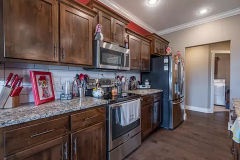 Kitchen - 614 N Eagle Park Dr, Nixa, MO 65714 photo 4 of 5