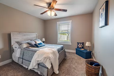 Bedroom - 614 N Eagle Park Dr, Nixa, MO 65714 photo 5 of 7