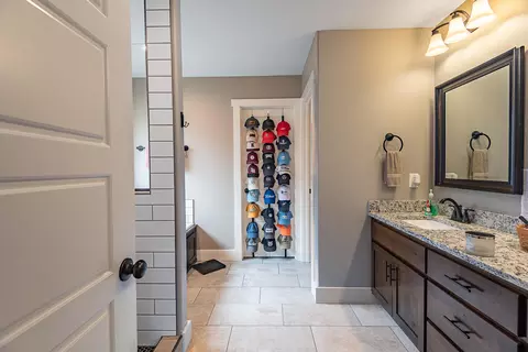 Bath - 614 N Eagle Park Dr, Nixa, MO 65714 photo 2 of 8