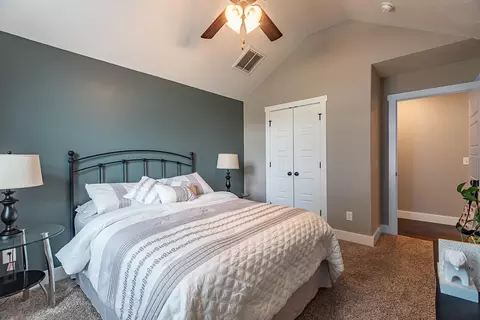 Bedroom - 614 N Eagle Park Dr, Nixa, MO 65714 photo 4 of 7