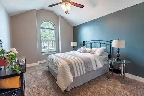 Bedroom - 614 N Eagle Park Dr, Nixa, MO 65714 photo 3 of 7