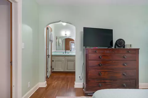 Bedroom - 1328 E Bennett St, Springfield, MO 65804 photo 4 of 6