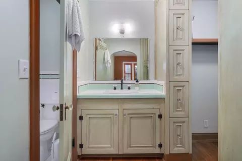 Bath - 1328 E Bennett St, Springfield, MO 65804 photo 3 of 7