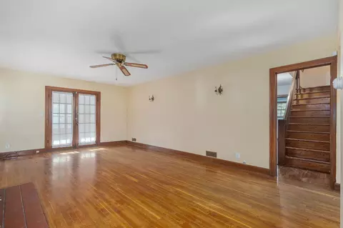 Living - 1328 E Bennett St, Springfield, MO 65804 photo 4 of 7
