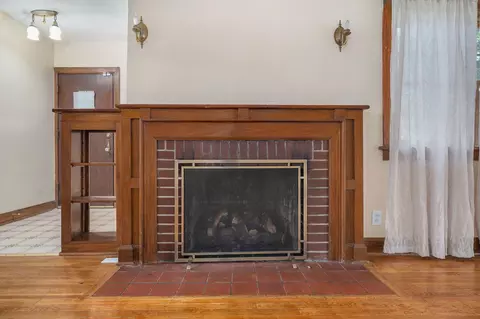 Living - 1328 E Bennett St, Springfield, MO 65804 photo 7 of 7
