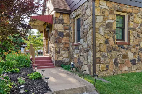 Exterior - 1328 E Bennett St, Springfield, MO 65804 photo 7 of 15