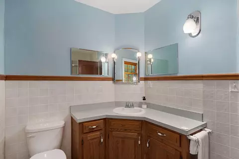 Bath - 1328 E Bennett St, Springfield, MO 65804 photo 1 of 7