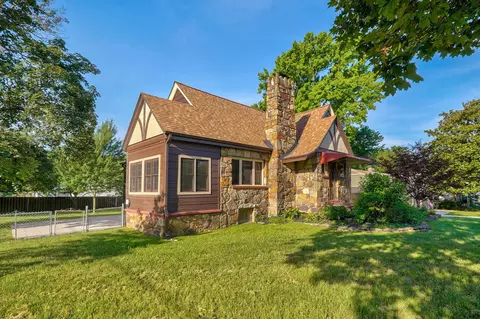 Exterior - 1328 E Bennett St, Springfield, MO 65804 photo 5 of 15