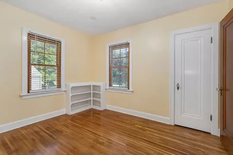 Bedroom - 1328 E Bennett St, Springfield, MO 65804 photo 1 of 6