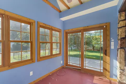 Exterior - 1328 E Bennett St, Springfield, MO 65804 photo 9 of 15