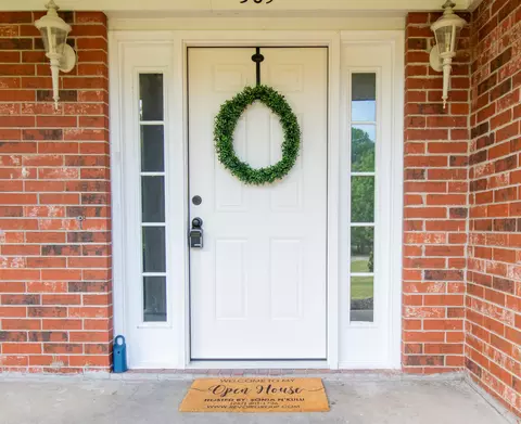 Entry Way - 385 Jones Rd, Ozark, MO 65721 photo 1 of 3
