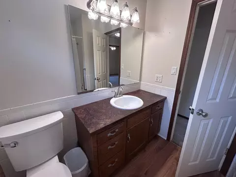 Bath - 3233 S Jefferson Ave, Springfield, MO 65807 photo 2 of 5