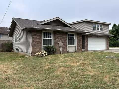 Exterior - 3233 S Jefferson Ave, Springfield, MO 65807 photo 2 of 8