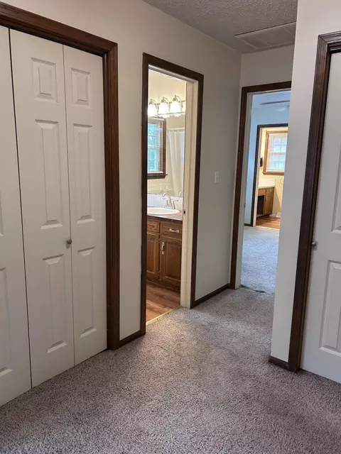 Entry Way - 3233 S Jefferson Ave, Springfield, MO 65807 photo 3 of 3