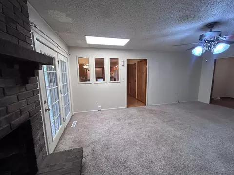 Living - 3233 S Jefferson Ave, Springfield, MO 65807 photo 3 of 6
