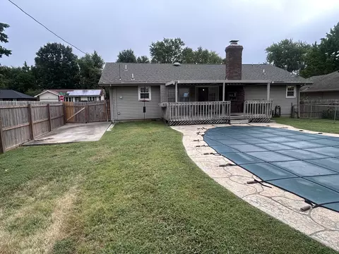 Exterior - 3233 S Jefferson Ave, Springfield, MO 65807 photo 5 of 8
