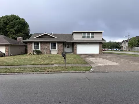 Exterior - 3233 S Jefferson Ave, Springfield, MO 65807 photo 8 of 8