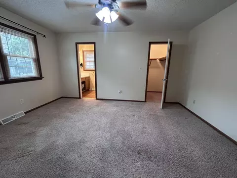 Bedroom - 3233 S Jefferson Ave, Springfield, MO 65807 photo 4 of 7