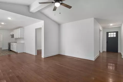 Entry Way - 1025 W Vancouver St, Springfield, MO 65803 photo 5 of 5