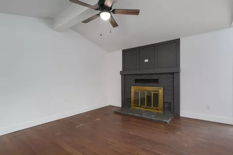 Living - 1025 W Vancouver St, Springfield, MO 65803 photo 2 of 7