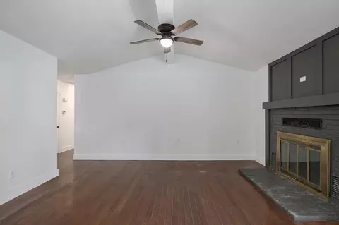 Living - 1025 W Vancouver St, Springfield, MO 65803 photo 3 of 7