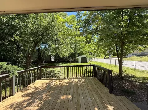 Exterior - 928 Walnut Lawn Ct, Springfield, MO 65807 photo 7 of 10