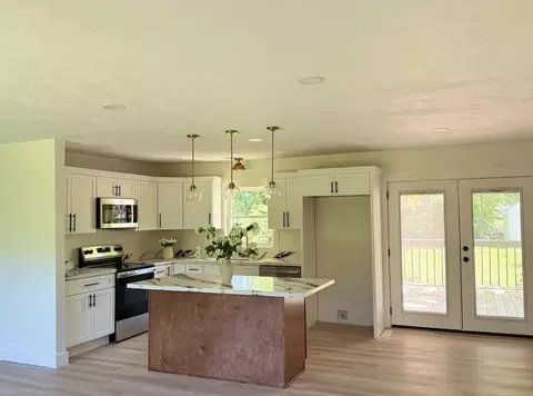 Kitchen - 928 Walnut Lawn Ct, Springfield, MO 65807 photo 1 of 2