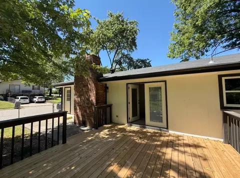 Exterior - 928 Walnut Lawn Ct, Springfield, MO 65807 photo 8 of 10