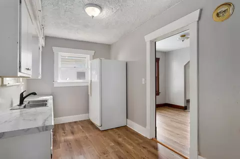 Entry Way - 2038 N Douglas Ave, Springfield, MO 65803 photo 2 of 2