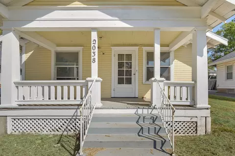 Exterior - 2038 N Douglas Ave, Springfield, MO 65803 photo 3 of 9