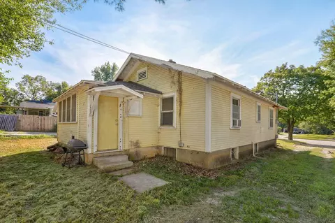 Exterior - 2038 N Douglas Ave, Springfield, MO 65803 photo 7 of 9