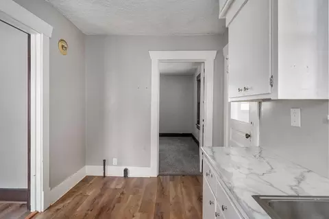 Entry Way - 2038 N Douglas Ave, Springfield, MO 65803 photo 1 of 2