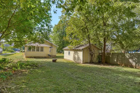 Exterior - 2038 N Douglas Ave, Springfield, MO 65803 photo 6 of 9