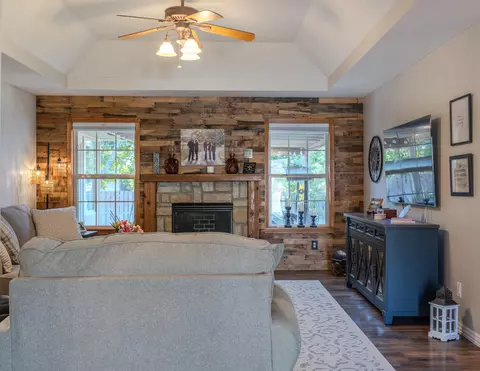 Living - 511 N Clover Ct, Nixa, MO 65714 photo 1 of 3