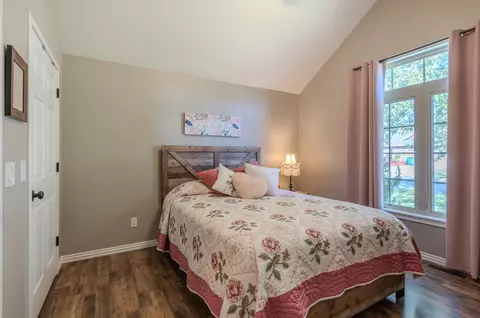 Bedroom - 511 N Clover Ct, Nixa, MO 65714 photo 2 of 3
