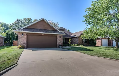 511 N Clover Ct, Nixa, MO 65714