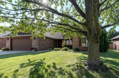 Exterior - 511 N Clover Ct, Nixa, MO 65714 photo 4 of 9