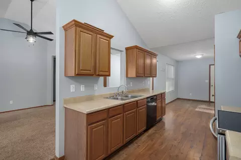 Entry Way - 292 Canopy Dr, Spokane, MO 65754 photo 2 of 3