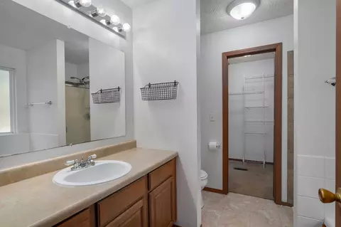 Bath - 292 Canopy Dr, Spokane, MO 65754 photo 1 of 3