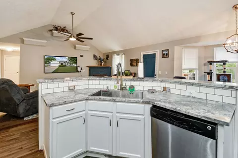 Kitchen - 1302 W Turnberry Blvd, Ozark, MO 65721 photo 6 of 7