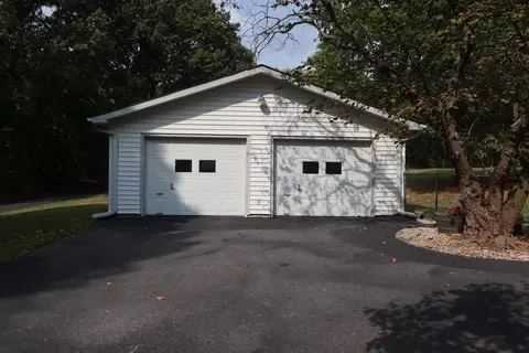 Exterior - 1305 Prairie Ridge Rd, Ozark, MO 65721 photo 1 of 9