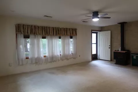 Living - 1305 Prairie Ridge Rd, Ozark, MO 65721 photo 2 of 3