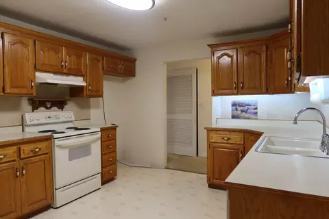 Kitchen - 1305 Prairie Ridge Rd, Ozark, MO 65721 photo 1 of 3