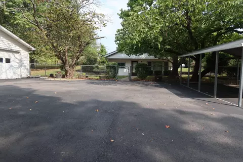 Exterior - 1305 Prairie Ridge Rd, Ozark, MO 65721 photo 2 of 9